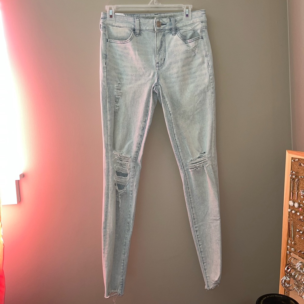 American Eagle Light Wash Skinny Jeans Size 4
